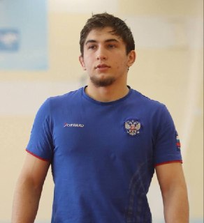 Молодой ингушский чемпион России Исмаил Ханиев в 19 лет завоевал титул второго в истории спортсмена